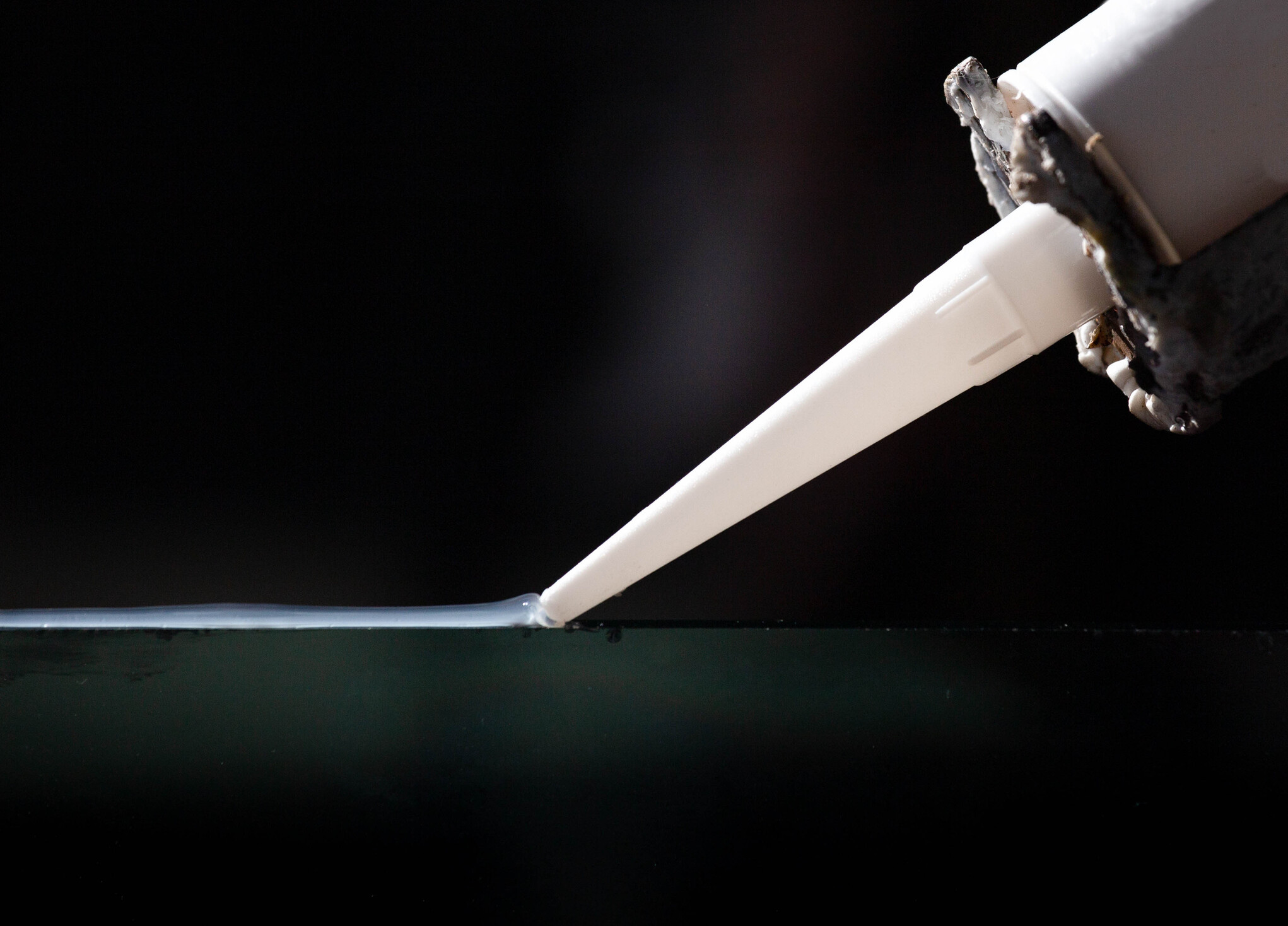 Global Adhesives and Sealants Industry to Unearth New Growth Avenues